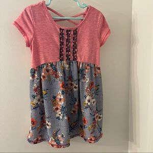 NWOT. Pink Vanilla Girls Top - Pink and floral girls 6x tunic